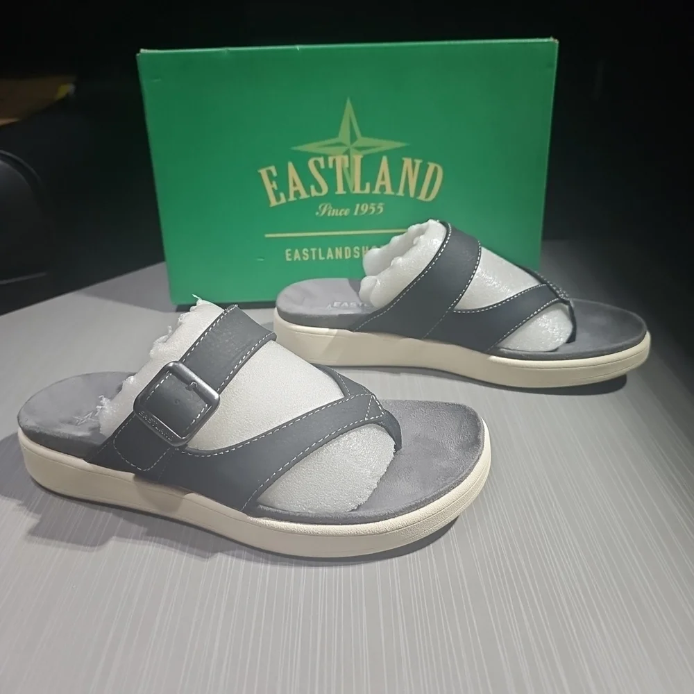 Eastland Commonwealth‎ Women’s Sandals In Black Size 9 NEW In Box